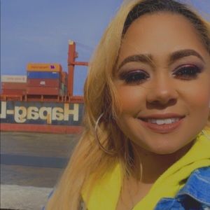 Meet your Posher, Selena